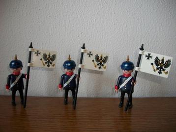 Pruise soldaat 1900 / rosa / nostalgisch poppenhuis / agent beschikbaar voor biedingen
