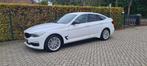 BMW 3-Serie GT 320I Aut8 2014 Wit, Auto's, Automaat, Achterwielaandrijving, 74 €/maand, Zwart