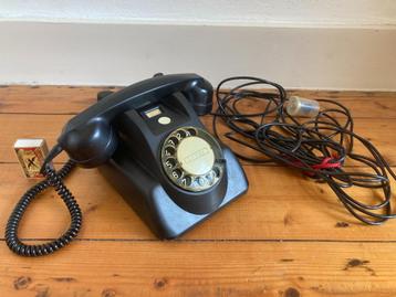 zwart bakeliet PTT telefoontoestel met draaischijf jaren 50 beschikbaar voor biedingen