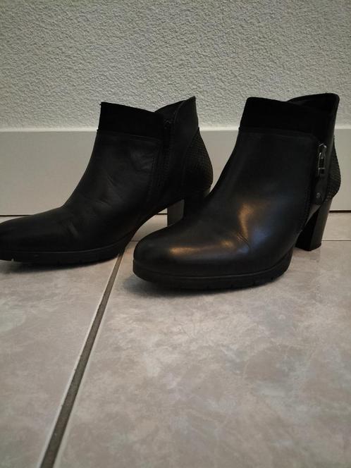 Zwarte enkellaarsjes maat 37, Kleding | Dames, Schoenen, Zo goed als nieuw, Lage of Enkellaarzen, Zwart, Ophalen of Verzenden