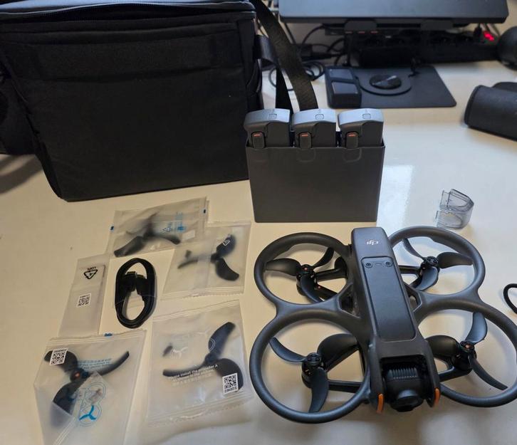 dji AVATA 2 + care refresh fly more combo GEEN BRIL en MC3, Audio, Tv en Foto, Drones, Zo goed als nieuw, Ophalen of Verzenden
