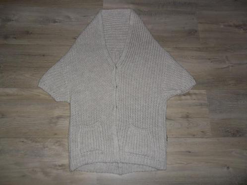 Expresso Beige Oversized Gehaakt Vest Met Drukknopen Maat L, Kleding | Dames, Truien en Vesten, Zo goed als nieuw, Maat 42/44 (L)