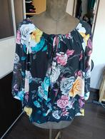 Zwarte blouse met bloemenprint - maat 44, Kleding | Dames, Blouses en Tunieken, Zwart, Maat 42/44 (L), Ophalen of Verzenden, Onbekend