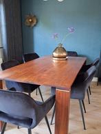 Eettafel van notenhout, Ophalen