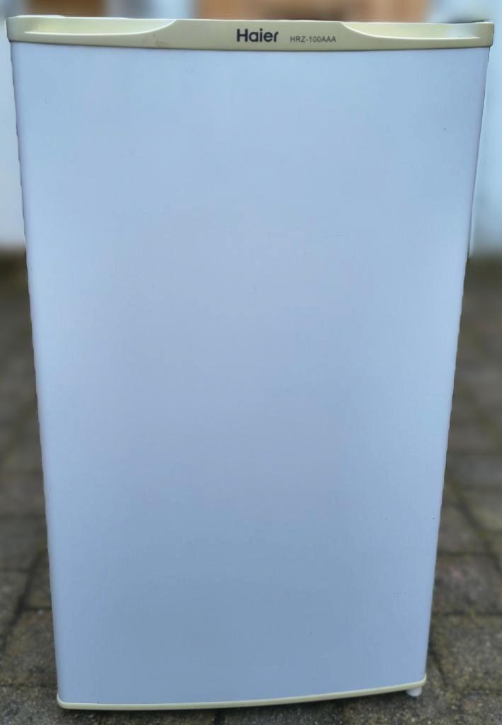 Koelkast Haier HRZ‑100AAA, Witgoed en Apparatuur, Koelkasten en IJskasten, Gebruikt, Zonder vriesvak, 75 tot 100 liter, Minder dan 85 cm
