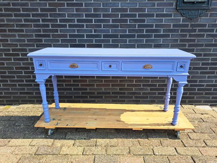 Paarse sidetabel kleur is flexa R5 vol pinksterbloem, Huis en Inrichting, Tafels | Sidetables, Gebruikt, 25 tot 50 cm, 100 tot 150 cm