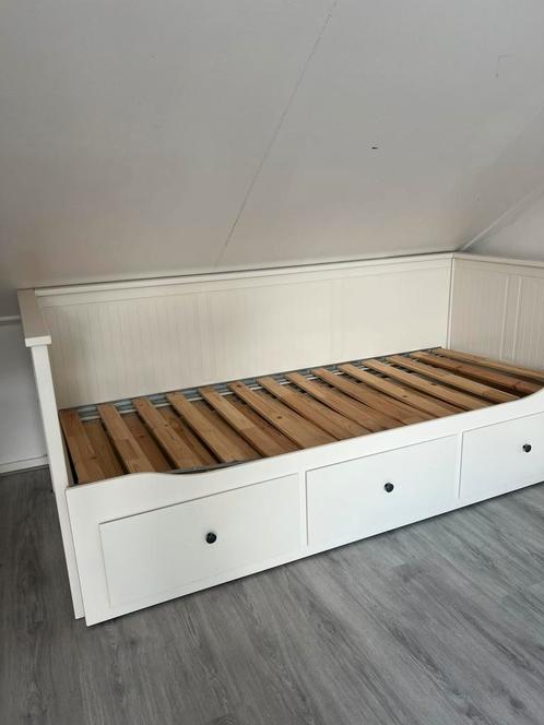 Ikea hemnes bedbank, Huis en Inrichting, Slaapkamer | Slaapbanken, Zo goed als nieuw, 80 cm, 200 cm, Tweepersoons, Wit, Ophalen
