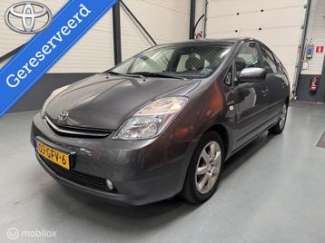 Toyota Prius 1.5 VVT-i Tech Navi|Camera|Keyless|NL-Auto! beschikbaar voor biedingen