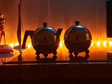Docoratieve Bredemeier set kleine theepot en suikerpot beschikbaar voor biedingen