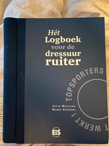 Het logboek voor de dressuur ruiter beschikbaar voor biedingen