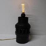 Tafellamp gemaakt van een as van een karrenwiel., Ophalen of Verzenden, Zo goed als nieuw, Glas, Minder dan 50 cm