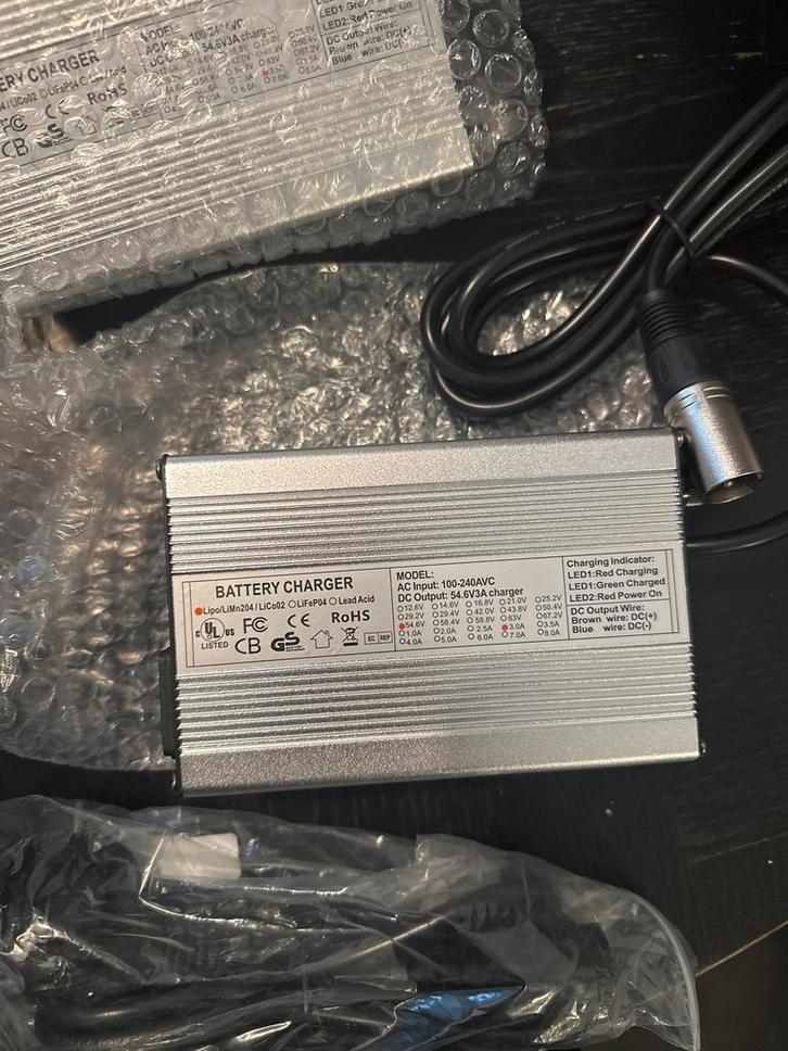 Baterijelader new, Computers en Software, Laptop-opladers, Nieuw, Ophalen of Verzenden