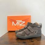 NIEUW! Jongensschoenen met klittenband grijs maat 29, Schoenen, Nieuw, Jongen, Mortenz