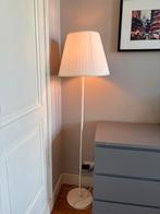 Staande lamp met witte kap - Amsterdam, Ophalen, Zo goed als nieuw, Stof, 150 tot 200 cm