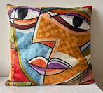 Handgeborduurde kussen in Picasso-stijl 45x45 cm, Ophalen of Verzenden, Zo goed als nieuw, Vierkant