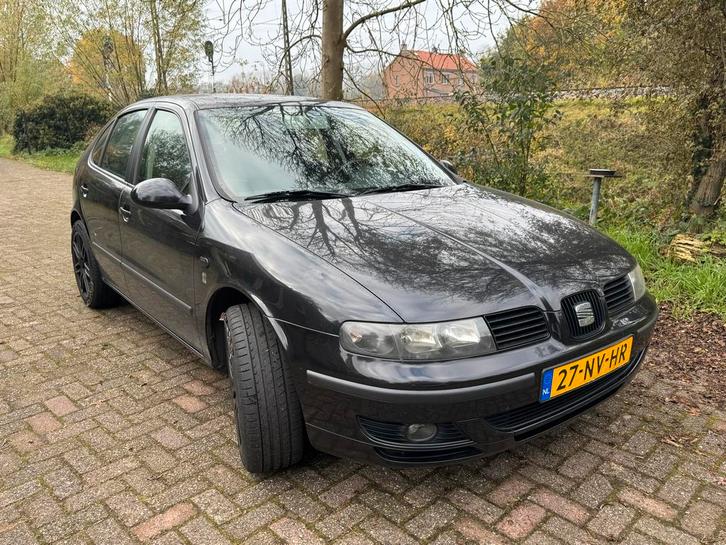 Seat Leon 1.6 16V 77KW 2004 MOET WEG, Auto's, Seat, Particulier, Leon, ABS, Airbags, Airconditioning, Bluetooth, Centrale vergrendeling