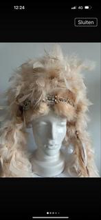 Hoofdband Beige Glitter Veren Carnaval, Ophalen of Verzenden, Nieuw, Carnaval, Accessoires