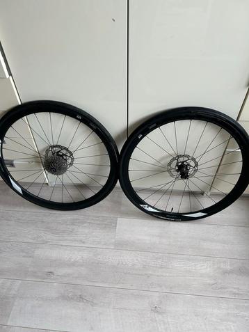 Newmen Wielset met Ultegra Cassette en GP 5000 Banden beschikbaar voor biedingen