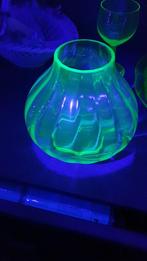 Uranium glas vaas, Antiek en Kunst, Ophalen of Verzenden