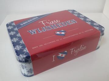 Een mooi bewaarblik vol Friese wijsheden & 12 ansichtkaarten beschikbaar voor biedingen