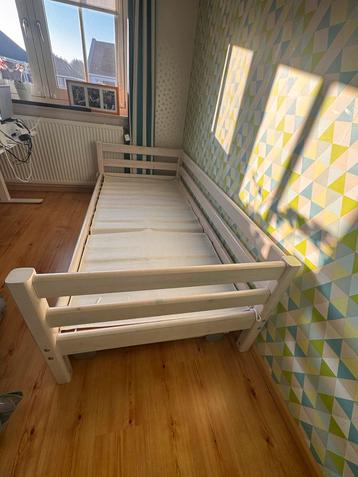 Mooi white-wash bed - inclusief lattenbodem beschikbaar voor biedingen