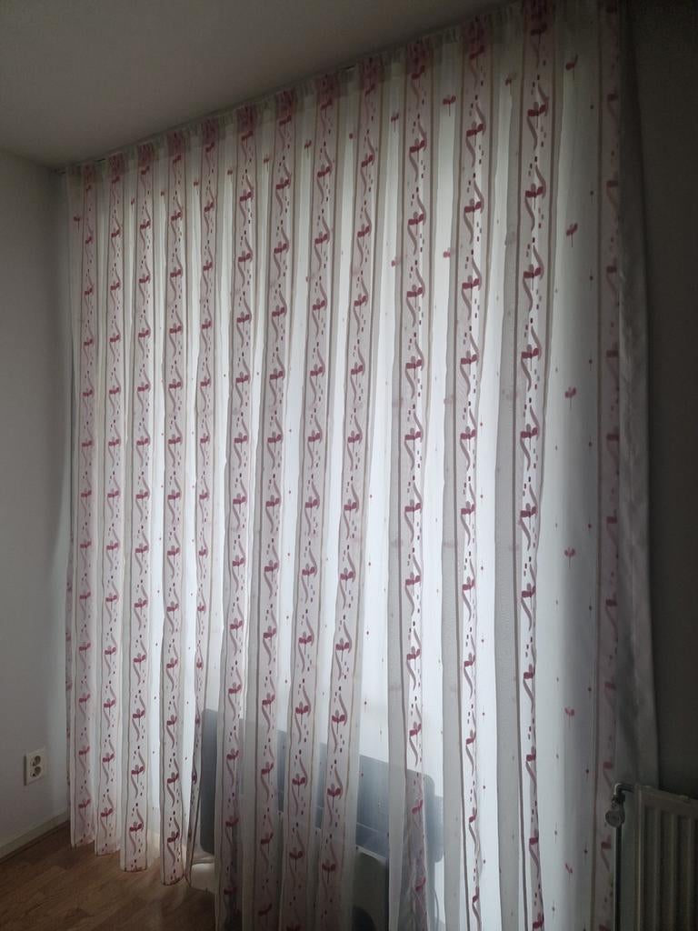 Gordijnen doorzichtig roze bloemen met glitter, Huis en Inrichting, Stoffering | Gordijnen en Lamellen, Ophalen, 200 cm of meer