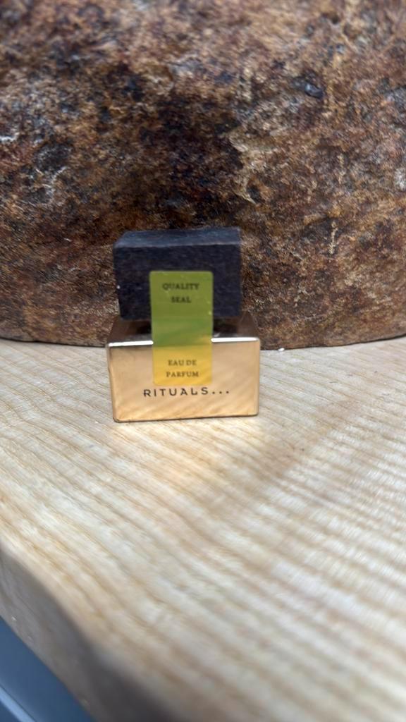 Nieuwe Rituals D' Ambre Parfum (Anahata geur) 10ML Limited, Verzamelen, Parfumverzamelingen, Nieuw, Miniatuur, Gevuld, Ophalen of Verzenden