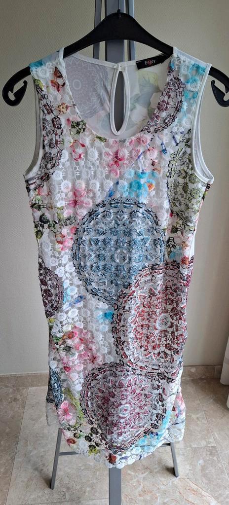 Fleurige mandala jurk, voorzijde kant. mt M. Mouwloos> Enjoy, Kleding | Dames, Jurken, Zo goed als nieuw, Maat 38/40 (M), Overige kleuren