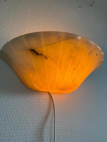 Marmeren wandlamp beschikbaar voor biedingen