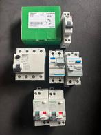 Diverse aardlekautomaten en kookgroep, Doe-het-zelf en Verbouw, Elektra en Kabels, Ophalen of Verzenden, Zo goed als nieuw, Overige typen