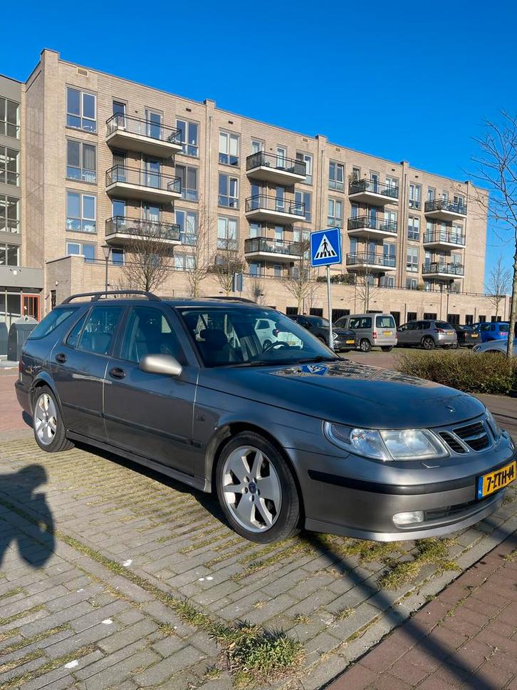 Saab 95 aero grijs, Auto's, Saab, Saab 9-5, ABS, Airbags, Airconditioning, Android Auto, Apple Carplay, Bluetooth, Boordcomputer