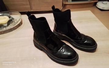 Zwarte enkellaarsjes lak ,m.41 , VERO MODA  beschikbaar voor biedingen