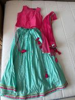 INDIASE LEHENGA CHOLI KLEURIG SET, MAAT: 122/128, Ophalen of Verzenden, Zo goed als nieuw, Meisje, Jurk of Rok