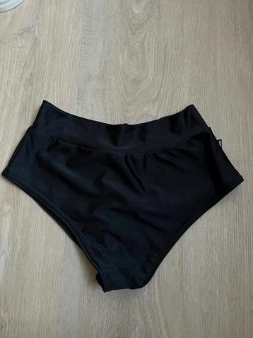Nieuw short Backbone polewear maat S beschikbaar voor biedingen
