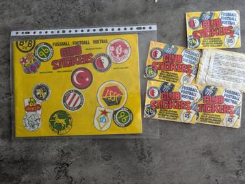MONTY FOOTBALL CLUBS  BEGIN JAREN 70  ZELDZAME sealed zakjes beschikbaar voor biedingen