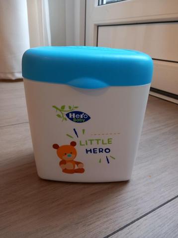 K47 Babyvoeding bewaarbox Hero beschikbaar voor biedingen