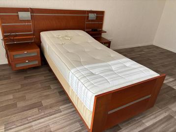 Blue Line Boxspring electrisch met Auping Titania matras beschikbaar voor biedingen