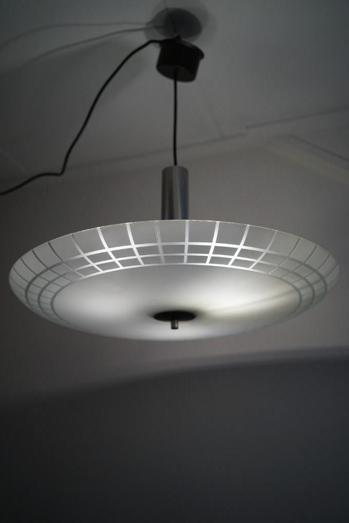 vintage '60/'50 groot glas schaal hanglamp chroom metaal w, Huis en Inrichting, Lampen | Plafondlampen, Gebruikt, Metaal, Ophalen