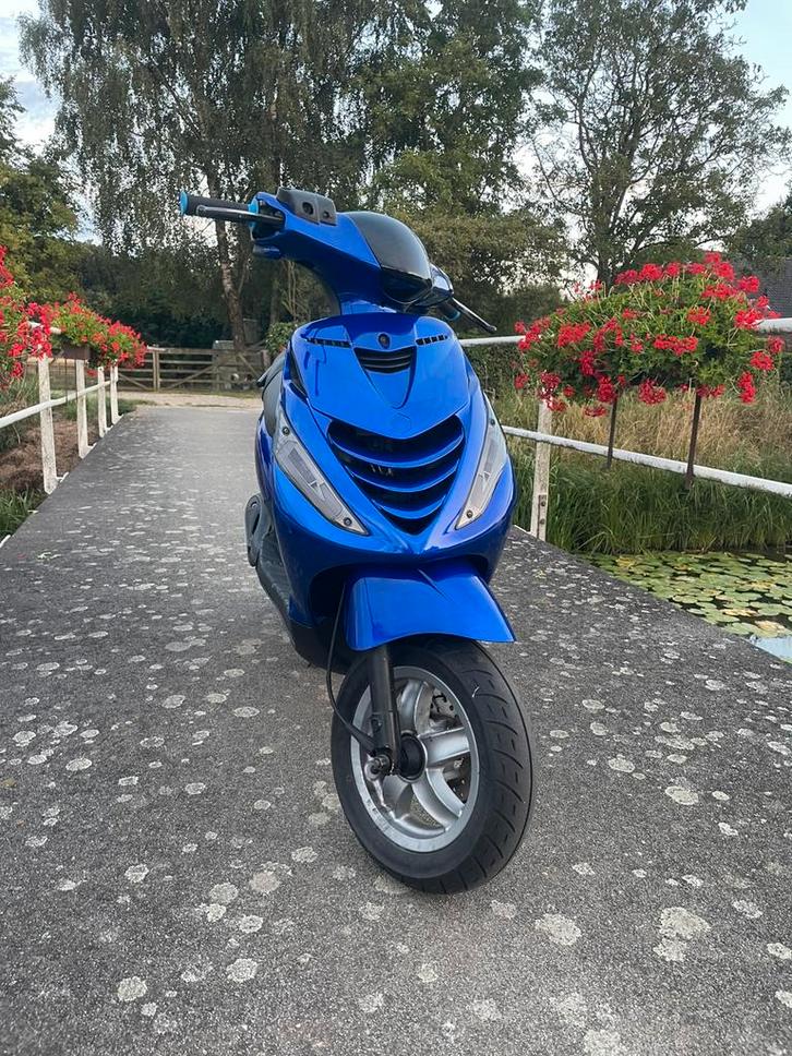 Zip 4 takt, Fietsen en Brommers, Scooters | Piaggio, Gebruikt, Zip, Maximaal 45 km/u, Benzine, Ophalen of Verzenden