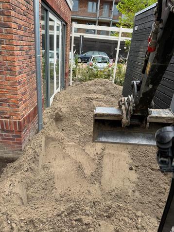 Uitgraven van grond tuinen uitbouw terras schuttingen beschikbaar voor biedingen