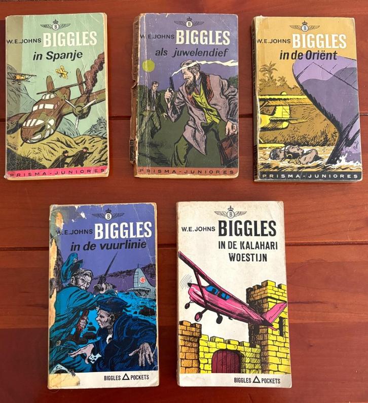 W.E. Johns - Biggles in Spanje en andere titels, Boeken, Kinderboeken | Jeugd | 13 jaar en ouder, Zo goed als nieuw, Ophalen of Verzenden