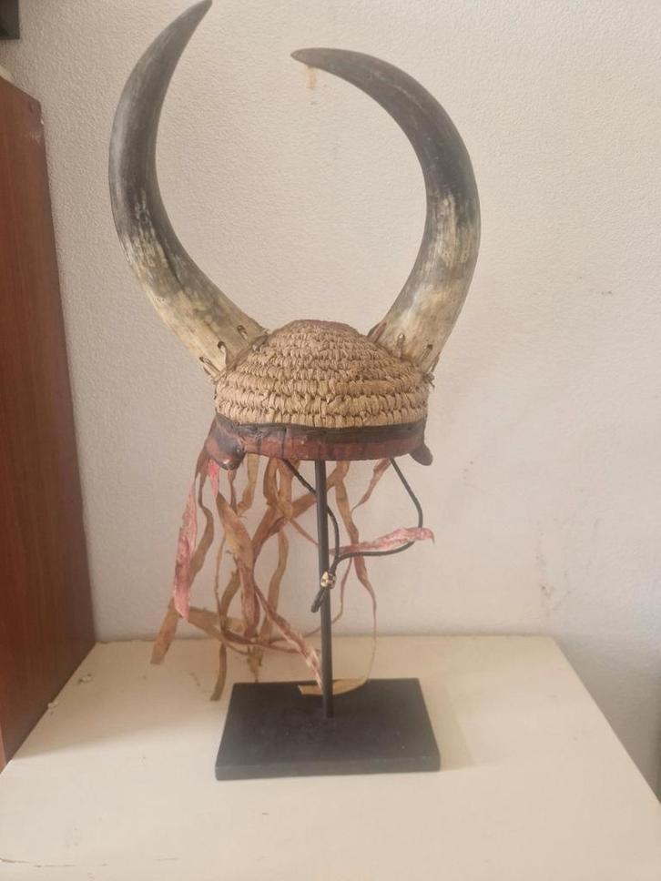 Afrikaanse Helm met Hoorns, Antiek en Kunst, Kunst | Niet-Westerse kunst, Ophalen of Verzenden