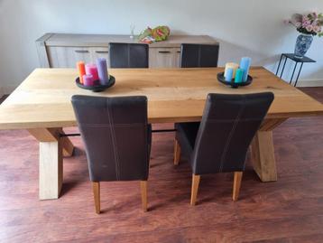 Complete Houten Inboedel: Tafel, Stoelen, Salon- & TV-kast beschikbaar voor biedingen
