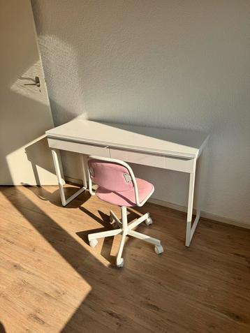 Mooi bureautje van Ikea beschikbaar voor biedingen