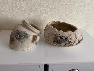 Bloempotten:  Exclusief en waterdicht beschikbaar voor biedingen