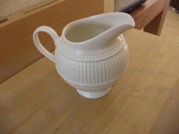 Wedgwood Windsor: melkkannetjes, eierdopjes, ( pap)schaaltje beschikbaar voor biedingen