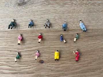 H0 Passagiers / Zittende Figuren / Poppetjes Set 5 ( 1:87 ) beschikbaar voor biedingen