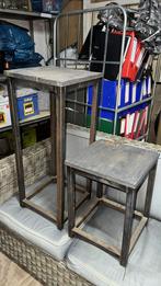Set van 2 x2 industriële zuilen en tafels, Huis en Inrichting, Woonaccessoires | Zuilen en Pilaren, Ophalen of Verzenden, Gebruikt