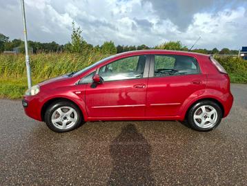 Fiat Punto 1.3 Multijet 62KW 5DR 2011 Rood beschikbaar voor biedingen