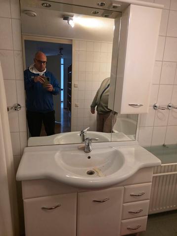 Gebruikt Badmeubel met Spiegelkast beschikbaar voor biedingen